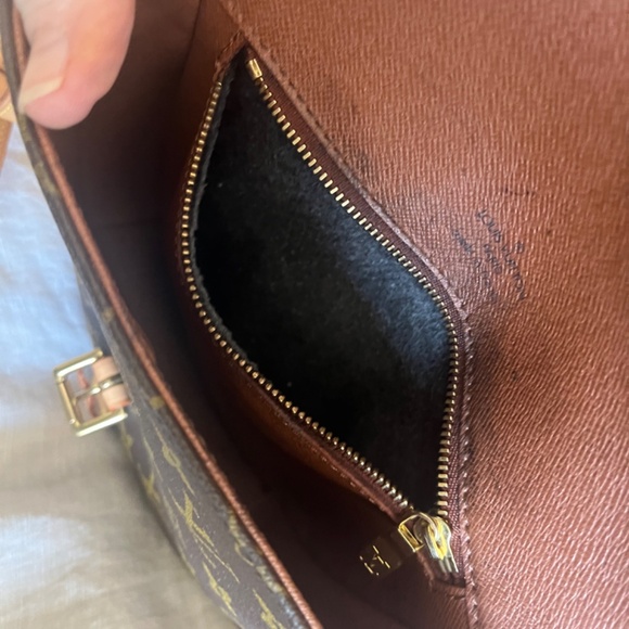 Vintage Louis Vuitton Monogram Chantilly Crossbody - Very good Vintage Condition - Picture 9 of 14